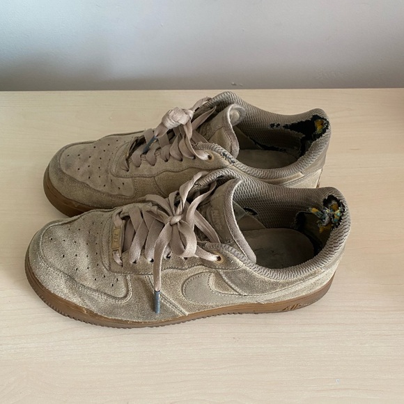 Nike Air Force 1s 7.5 Nude Suede - Picture 2 of 6